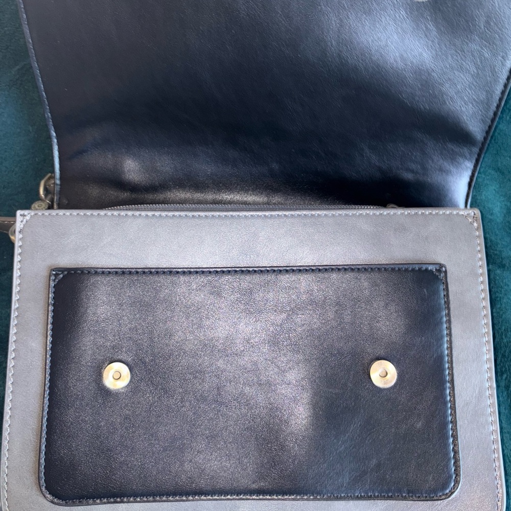 Escosusi Elegant Black and Gray Satchel
